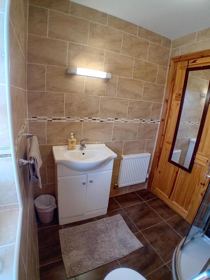 The Red Door Townhouse Apartment Ardara Exterior foto